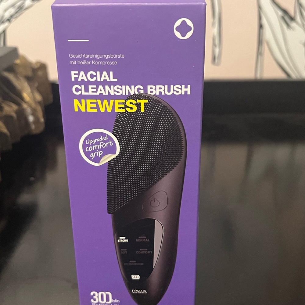 Purple Ergonomic Facial Cleanser